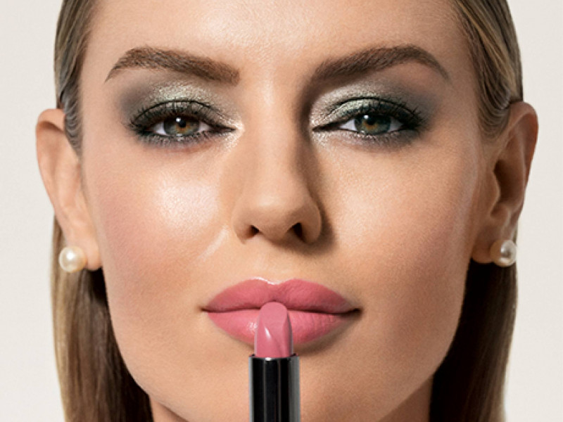 Skincare-inspired make-up and make-up inspired by skincare: beauty in every form
