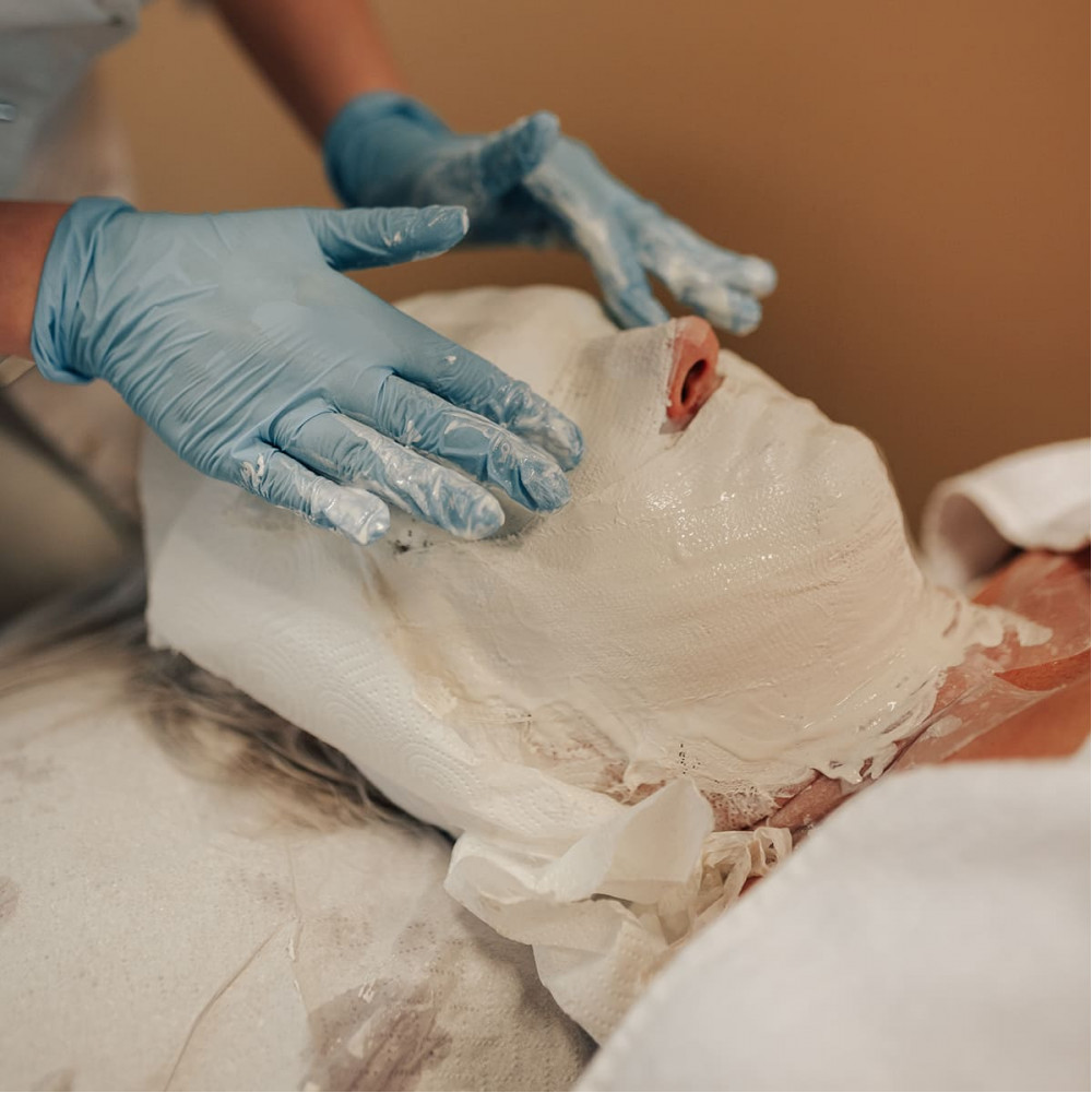 Hydration treatment: a deep moisturizing treatment for the skin