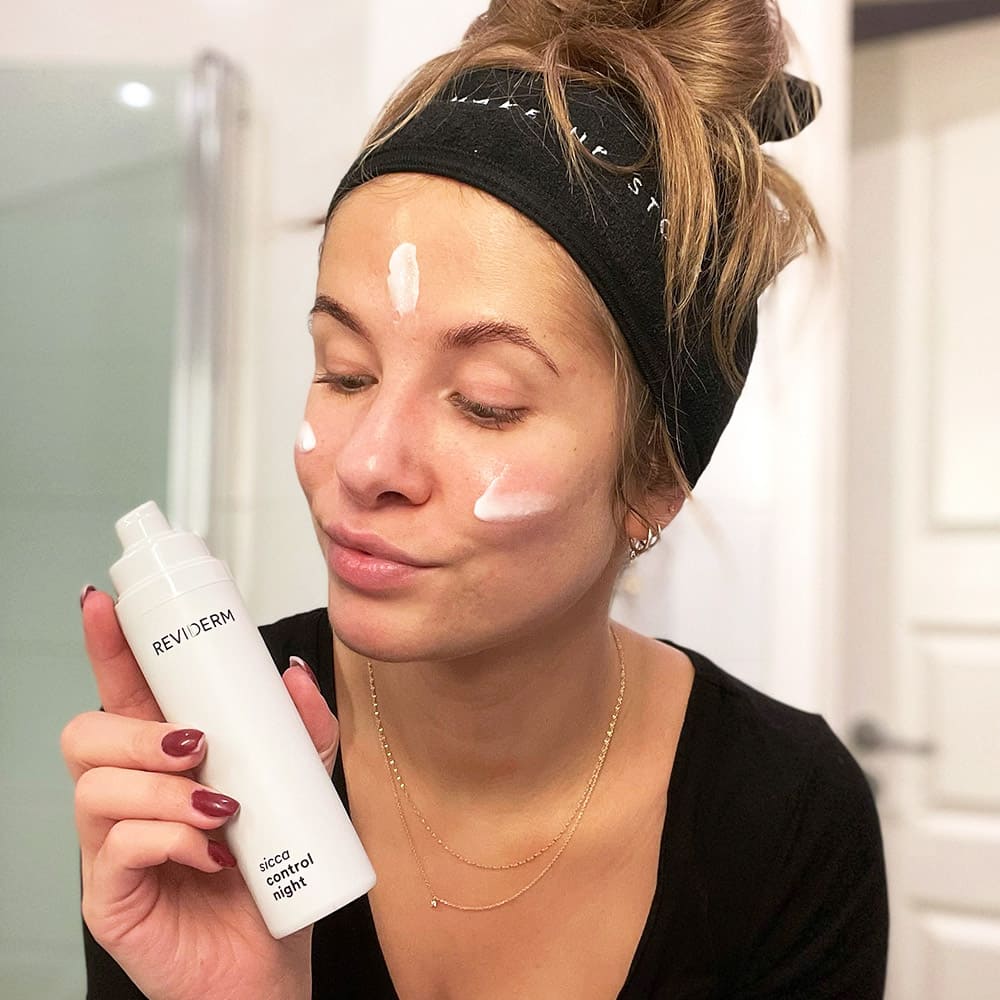 Application Sicca Control Night | REVIDERM.uk Application Sicca Control Night REVIDERM.uk