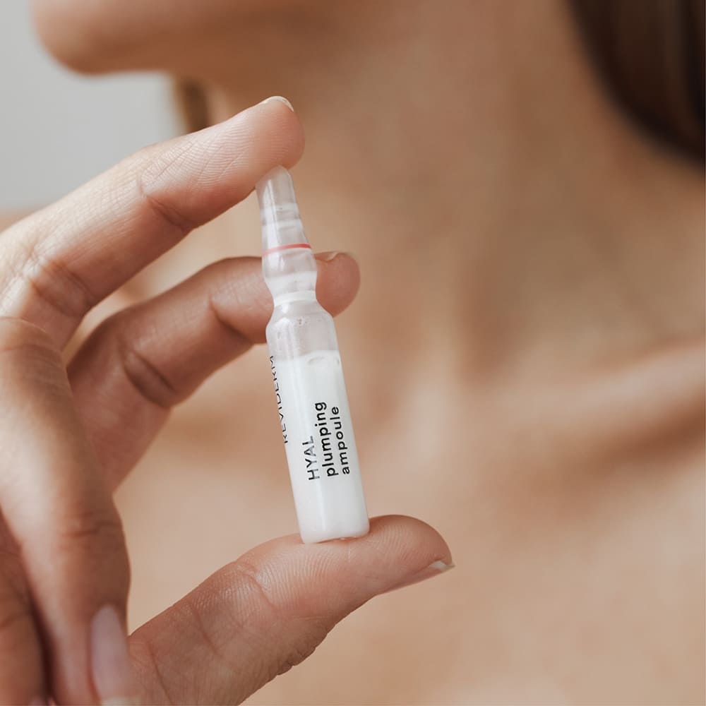 Application HYAL Plumping Ampoule | REVIDERM.uk Application HYAL Plumping Ampoule REVIDERM.uk
